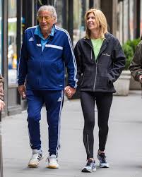 See more ideas about crow, stella gibson, terence davies. Tony Bennett 89 And Wife Susan Crow 56 Look Loved Up In Nyc Celebrity News Showbiz Tv Express Co Uk
