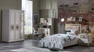 Genellikle karyola, yatak, gardırop ürününden oluşan, tercihen komodin ve anne için koltuğun yer aldığı bu takımlar keyifli modellerden oluşur. Mistral Genc Odasi Takimi Bellona Mobilya