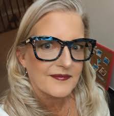 Staci Hall's Instagram, Twitter & Facebook