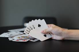 As play continues throughout the round, players are trying to collect two sets in their hand. How To Play Dai Di Big Two
