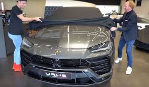 Vlogger Enzo Knol Is Jarig En Koopt Lamborghini Urus Lamborghini Porsche Panamera Jeep