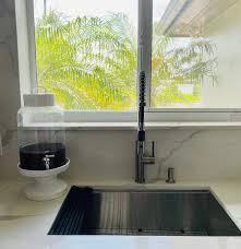 vigo livingston magnetic kitchen faucet