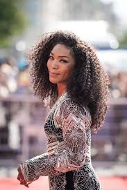 Hd wallpapers and background images. Angela Bassett S Diet And Exercise Routine That Makes 60 Look Great