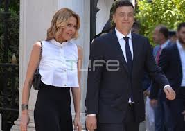 Ο βασίλης κικίλιας τόνισε ότι αυξήθηκαν οι δαπάνες του υπουργείου υγείας για τις υπηρεσίες ψυχικής υγείας και απεξάρτησης για το 2021 κατά 62% στα 58 εκατ. Basilhs Kikilias Tzenh Mpalatsinoy Kompsoi Kai Apolyta Tairiastoi Sthn Orkwmosia Fwto