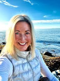 Nicole Peltier's Instagram, Twitter & Facebook