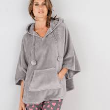 Un choix unique de poncho d'intérieur disponible dans notre magasin. Poncho Polaire Toucher Peluche Uni Ou Imprime Blancheporte