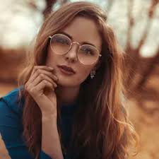 Katerina Tkachenko, Взгляд, Поза, Река, Камни, Модель, Портрет, Джинсы,  Макияж, Майка, Прическа, Шатенка, Сидит, Тельняшка, Боке, Босоножки, На  берегу (2048x1365)