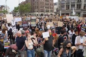 File:demonstratie tegen oorlog in vietnam, nato enz. Drukbezochte Demonstratie Tegen Anti Zwart Politiegeweld Op De Dam Vrije Tijd Amsterdam