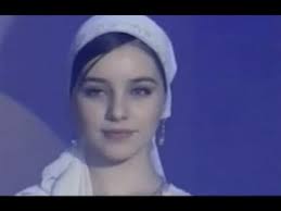 а не спеть ли мне песню о любви кто поет Poet Krasavica Chechenka
