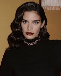 Queen Ana Tanaka wearing 'Xena White' ear crawlers & 'Lolita Tikka' with  Rose Quartz 💘👑💎 www.opuline.co.uk