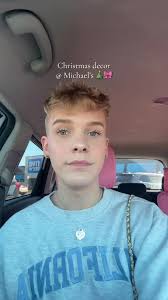 Unique Christmas Tree Topper Found at Michael's 🎄🎀