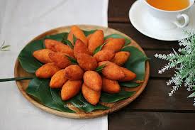 Cek mek molek (which means beautiful lady) is a traditional kelantan kuih and is very similar to kuih keria except that this kuih has the sugar on the inside instead of the sugar coating on the outside. Kuih Cek Mek Molek Resepi Terbaik