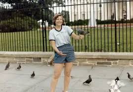 Man waiting, waiting man, lonely man, narcos waiting, narcos bored, narcos alone, sad pablo. How Was Pablo Escobar Able To Take A Photo In Front Of The White House Didn T The Fbi Or Cia Know Who He Was Quora