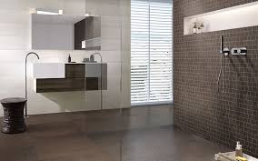 So modernisiert ihr euer badezimmer wohnlich und schwellenlos. Schmidt Rudersdorf Barrierefreie Bader Fliesen Mosaik