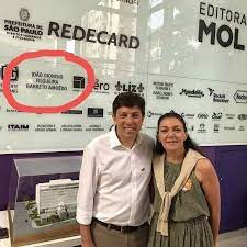 Nenhum dinheiro público nos mantém, apenas o amor. Textao Serio Pausa No Meme Como Joao Amoedo Zueiro Facebook