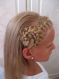This elegant hairstyle is perfect for a night out, a romantic date, a special occasion or an evening use a thin hair elastic to fix the braid until you start braiding the tail. Girls Hair Braid Flower Hair Styles Kids Hairstyles Cool Hairstyles