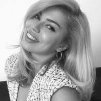 90+ profiluri „Sandra”