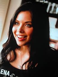 Anyone notice how crazy it it that April young and Jo laughlin look so  alike??? 🤔