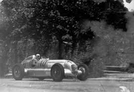 Formel 1 in australien (erstes rennen der saison). Mercedes Amg Petronas F1 Team On Twitter Classicweek 1935 Luigi Fagioli Monaco Grand Prix Avus Rennen Grand Prix Von Barcelona