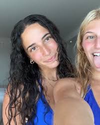 Hi, My name is Chloe Appelstein! I live in Dresher, PA and I'm 99%  committed to USF Tampa for the summer 2025 term. I'm looking to major in  biology/pre-med. I love going