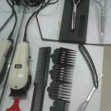Sedar atau tidak, anda dapat mengetahui identiti sesebuah kedai gunting rambut itu melalui lampu merah, biru, putih yang diletakkan di luar gerai. Peralatan Gunting Rambut Barber Everything Else Others On Carousell