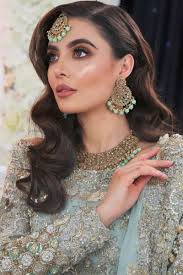 10 Wedding Makeup Trends For Brides In 2019 Pakistani Bridal Makeup Pakistani Bridal Hairstyles Desi Bridal Makeup