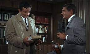 Franklin décide de le tuer. Peter Falk And Gene Berry Peter Falk Columbo Peter Falk Columbo