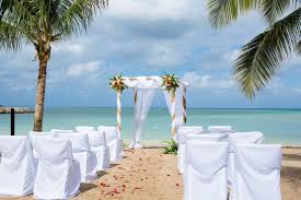 This Oceanfront Destination Wedding Ceremony Is Truly Breathtaking Destweds Montego Bay Wedding Jamaica Wedding Montego Bay