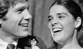 Cinemamonamour Ryan O Neal And Ali Macgraw On The Set Of Love Ali Macgraw Hollywood Actor Ryan O Neal