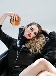 Yoga pants, brooklyn, new york. Annie Murphy Is Tv S Sexiest Goofball Sharp Magazine