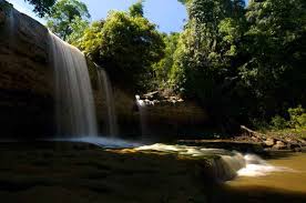 Dalam hal ini kita akan membahas mengenai air terjun yang ada di indonesia, tepatnya adalah air terjun yang paling tinggi di indonesia. Air Terjun Yang Menarik Di Malaysia Pemandangan Cantik