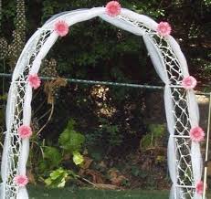 Free Flower Decorating Tutorials Http Www Wedding Flowers And Reception Ideas Com Make Your Own Metal Wedding Arch Arch Decoration Wedding Wedding Arch Tulle