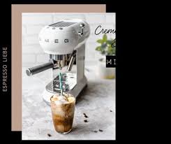 Vegan Banana Split Eiskaffee Foodreich Veganer Foodblog Rezept In 2020 Eis Kaffee Eiskaffee Schokoladensosse