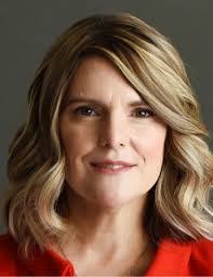 Whitney Bloom's Instagram, Twitter & Facebook