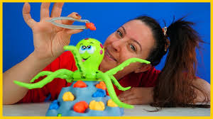 neseli ahtapot oyuncagi ile oynuyoruz playing with funny octopus kids game youtube