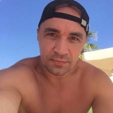 Stream Sergio Lora music