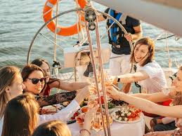What to Wear to a Dubai Yacht Party: A Complete Guide |luxury yacht charter  abu dhabi | Dubai Yachting Company: