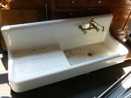 From the side of the sink there is an enamel chip. Ideas For Beautiful Interior Design Antique Farmhouse Sink Circa 1920 S I Want One Like This Sooooo Bad Antique Farmhouse Sink Vintage Sink Farmhouse Sink
