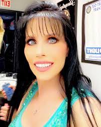 Elena Thornton's Instagram, Twitter & Facebook