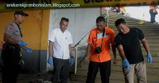 Im, seorang suami di kabupaten kubu raya, nekat menyewa lima pembunuh bayaran untuk membunuh pria berinisial lh yang diduga berselingkuh dengan istrinya. 17 Tafsir Mimpi Pembunuhan Menurut Erek Erek 2d 3d 4d Primbon Jawa Dan Islam Erek Erek Primbon Islam