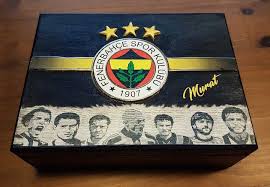 Fenerbahce Ahsap Boyama Hediyelik Kutu Kisiye Ozel El Yapimi 19 8cm X 15cm X 6 5cm Kutular Fikirler Ahsap El Isleri