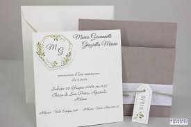 Formato 15 x 15 cm chiuso. Partecipazione Con Nastro Di Trina E Cordino Intrecciato Partecipazione Con Copertina Di Colore Grigio Con Nast Partecipazione Matrimonio Partecipazioni Nozze