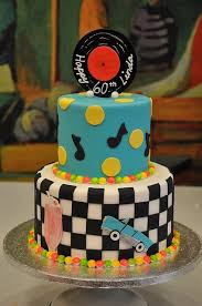 Pin Di Mar Vi Creative Studio Su 50 S Party Torte Di Musica Torta Per Festa Torte Cupcake