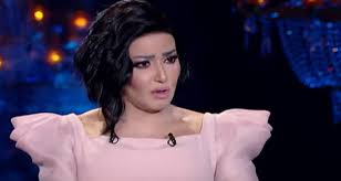أطلقت شاشة قناة القاهرة والناس البرومو التشويقي لبرنامج شيخ الحارة، الذى تقدمه الإعلامية بسمة وهبة خلال شهر رمضان المقبل. Ø§ØªÙ‡Ù…ØªÙ‡ Ø¨Ø§Ù„ÙƒØ°Ø¨ Ø³Ù…ÙŠØ© Ø§Ù„Ø®Ø´Ø§Ø¨ Ø£Ø­Ù…Ø¯ Ø³Ø¹Ø¯ Ø¨Ù„Ø§ Ø£Ù‡Ù„ÙŠØ© ÙˆØ¹Ù†Ø¯ÙŠ Ø­Ø§Ø¬Ø§Øª ÙŠØ®Ø§Ù Ù…Ù†Ù‡Ø§ Bitajarod Online Magazine
