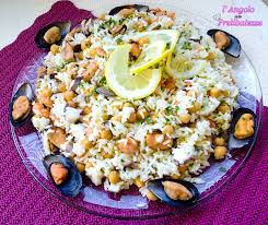 Insalata di riso con pesce. Insalata Di Riso Al Profumo Di Mare Con Ceci Polpo Cozze E Gamberetti Le Ricette Di Simona L Angolo Delle Prelibatezze