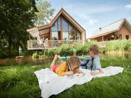 Landal de reeuwijkse plassen is in the middle of the green heart, between the polder channels, the rustling reeds and the typical farms of the region. Holiday Park Landal De Reeuwijkse Plassen Landal Greenparks