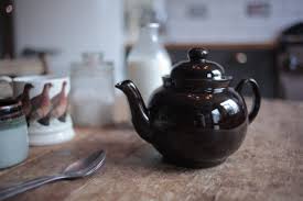 Brown Betty Teapot, 6 Cups/42Oz
