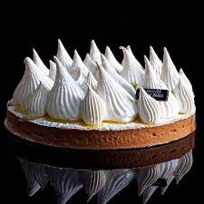 La Tarte De La Grande Epicerie De Paris Par Le Chef Loic Cabrero Existe Egalement En Format Individuel Dessert Gourmand Dessert Tarte Au Citron