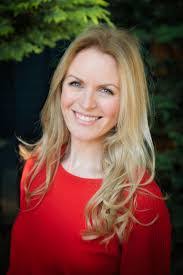 Lisa Kirkwood's Instagram, Twitter & Facebook