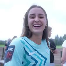 Jana Fernandez Beth Mead